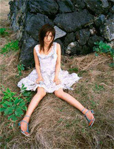 红衣侠女